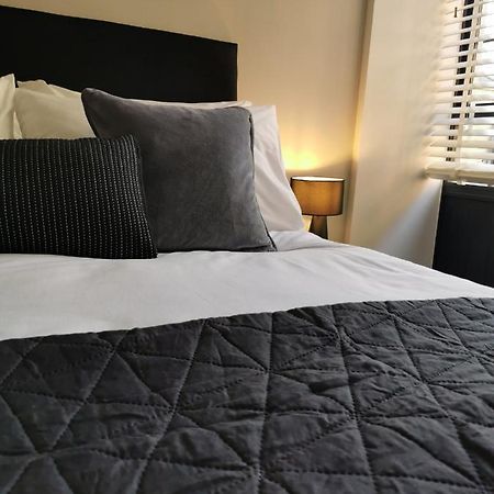 Axiom Apartment - Beautiful Stylish 2 Bed. Cheltenham Eksteriør billede