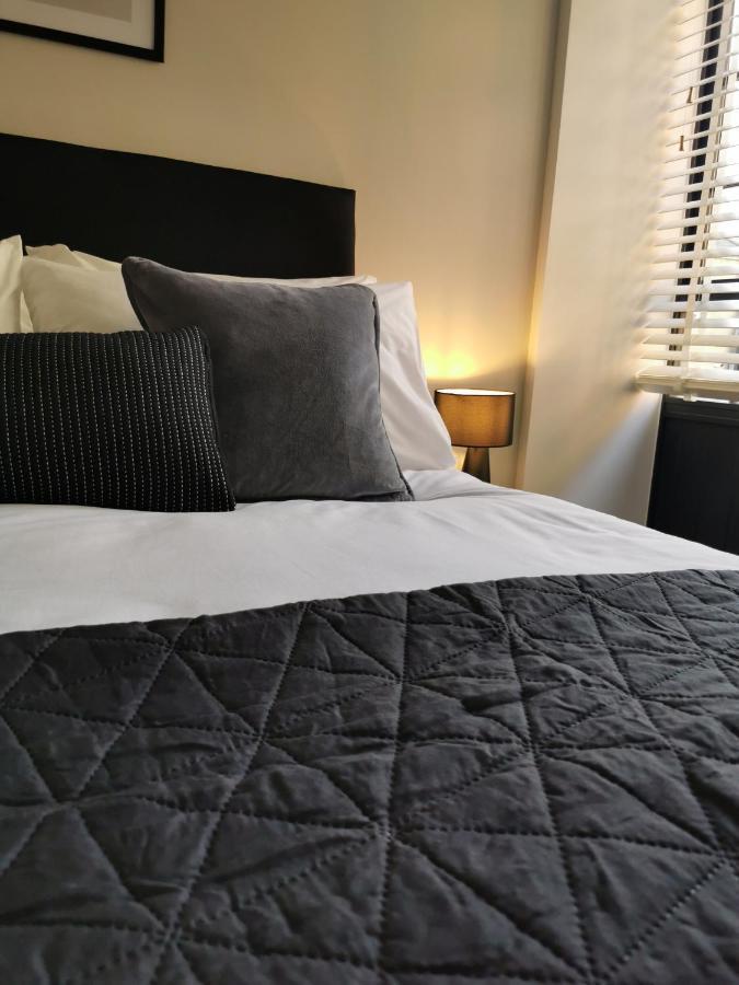 Axiom Apartment - Beautiful Stylish 2 Bed. Cheltenham Eksteriør billede