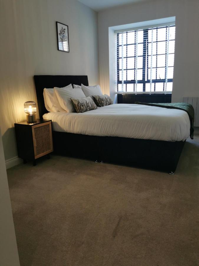 Axiom Apartment - Beautiful Stylish 2 Bed. Cheltenham Eksteriør billede