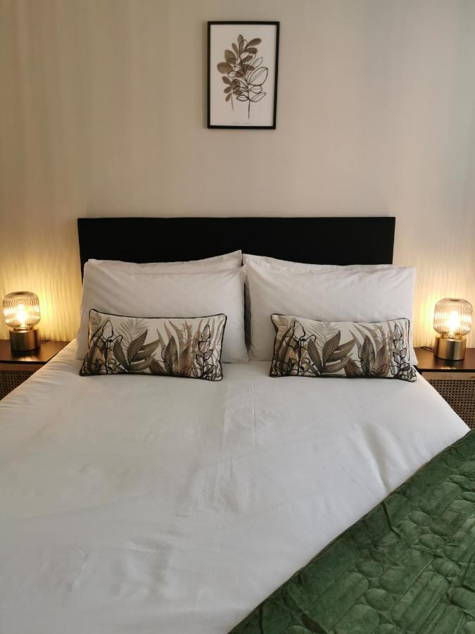 Axiom Apartment - Beautiful Stylish 2 Bed. Cheltenham Eksteriør billede